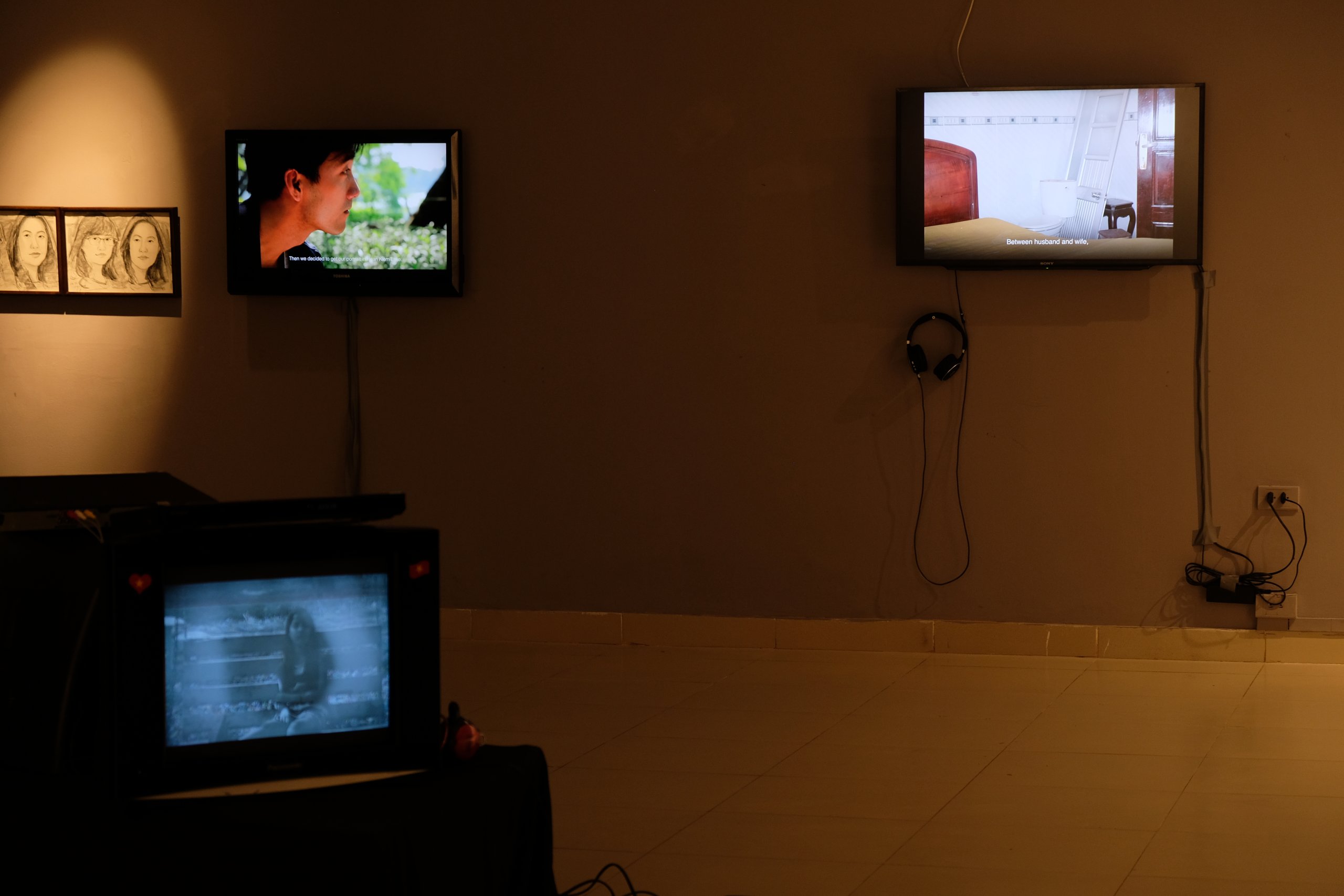(Top left) Minja Gu, one of GU and one of KHÂU. (Top right) Hà Đào, Untitled. (Bottom left) Huệ Nguyễn, faded green field. Installation view, the Month of Arts Practice 2019. Image courtesy Heritage Art Space.