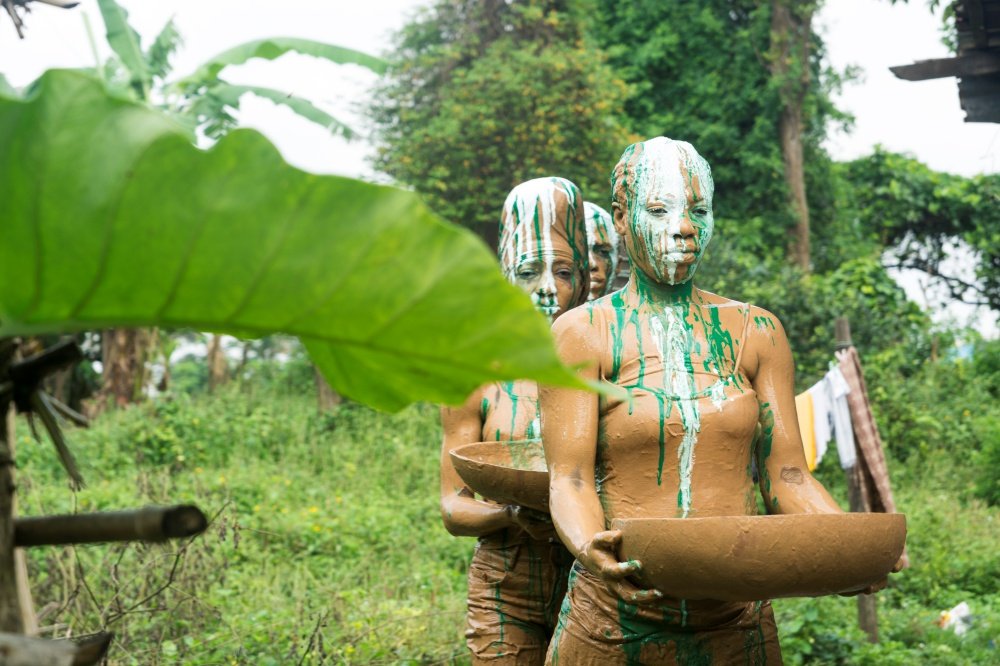 Akudaaya a performance by Yusuf Durodola. Photo by VAL Workstation