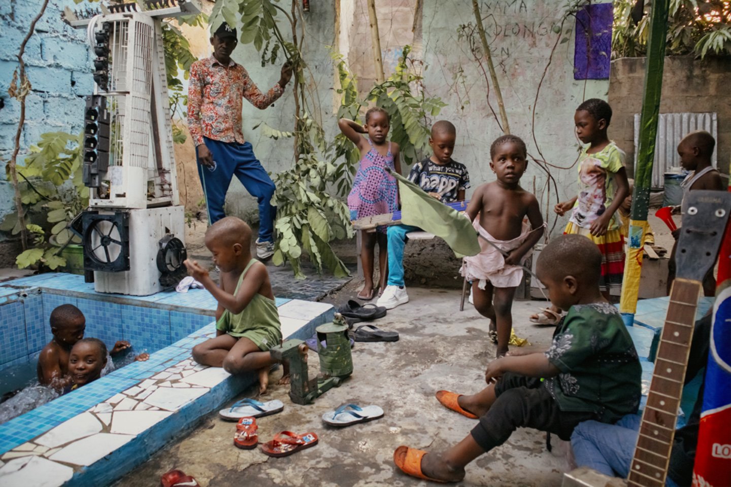 Swim, danse & sing, children workshop TRACK #1, Kinshasa, 2022. © Kongo Astronauts.